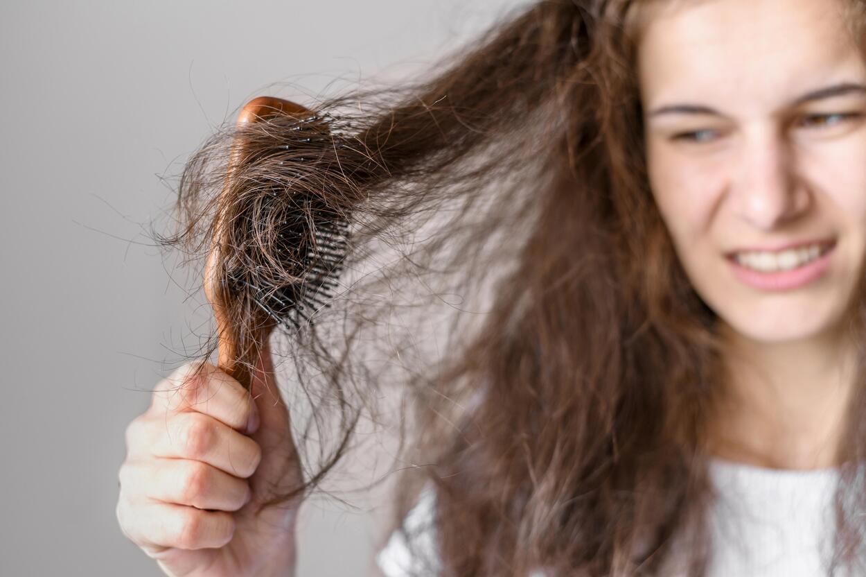 6 Penyakit Autoimun yang Dapat Menyebabkan Kerontokan Rambut