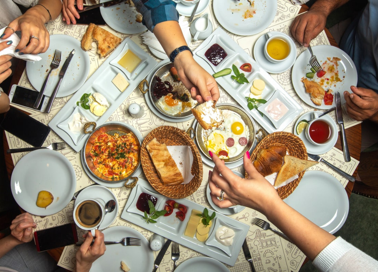 6 Tempat Bukber di Depok yang Wajib Dicoba Bareng Keluarga!
