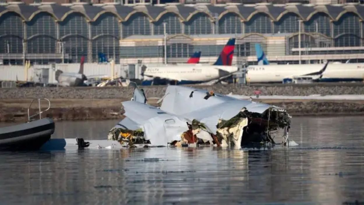 Akhirnya! Kotak Hitam Pesawat American Airlines Ditemukan