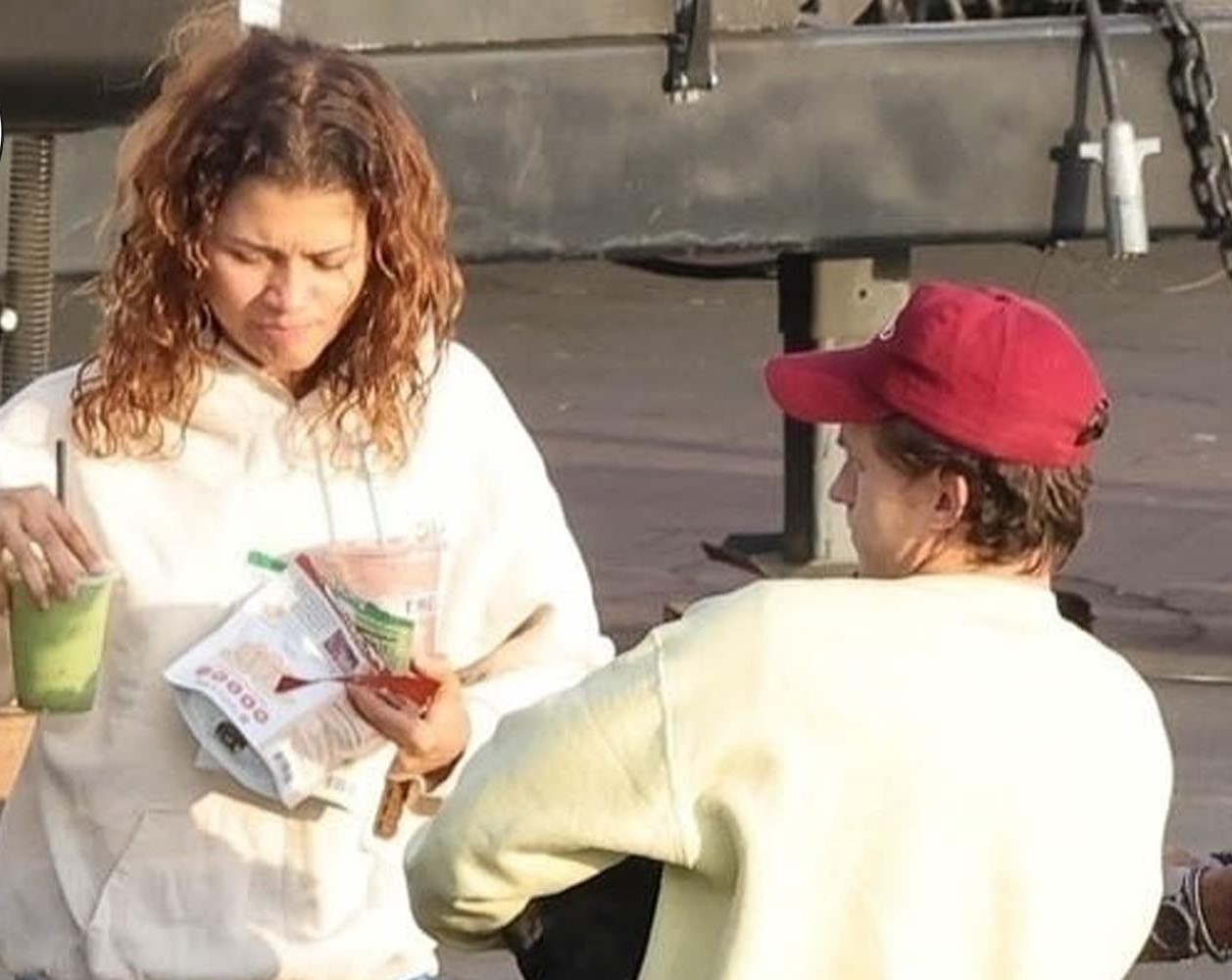 Akhirnya Tertangkap Kamera! Tom Holland dan Zendaya Muncul Bareng Setelah Resmi Tunangan