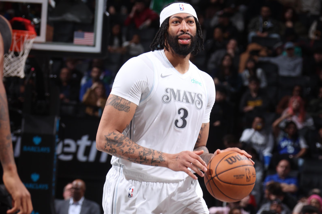 Anthony Davis Kembali Bermain Setelah Enam Minggu Absen, Sumbang 12 Poin untuk Mavericks