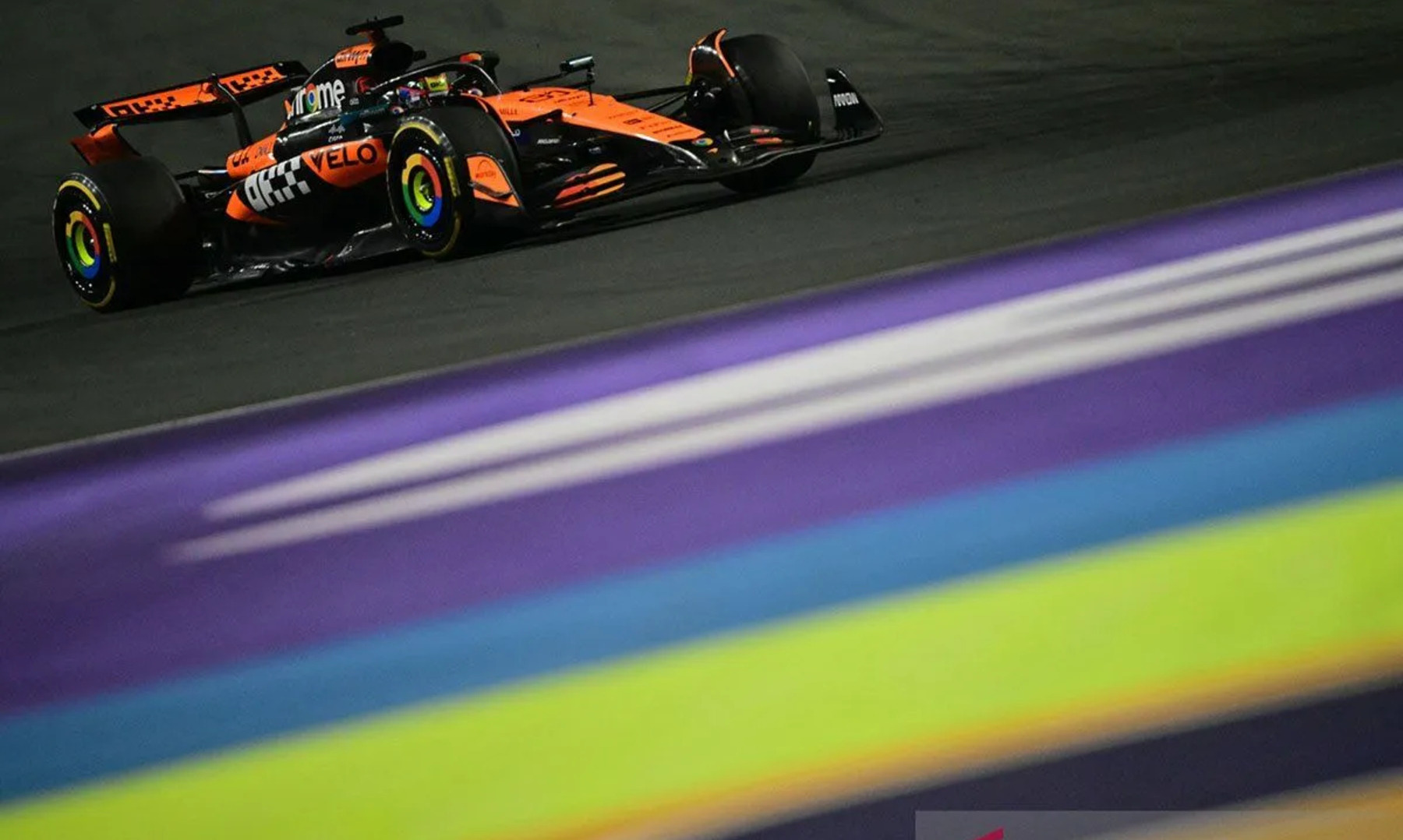 Oscar Piastri Bikin Kejutan dengan Cara Taklukkan Verstappen dan Menangi GP Miami 2025