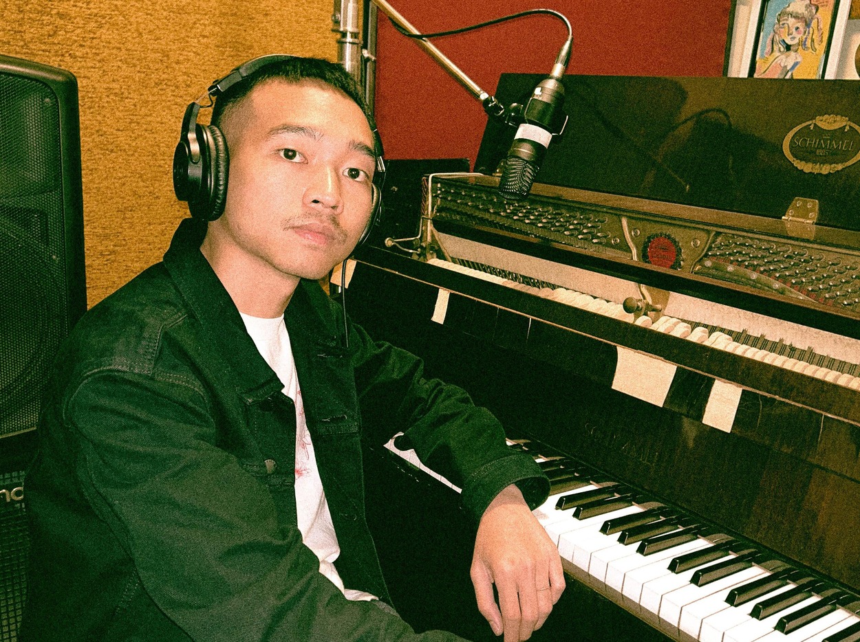 Azel Debut dengan Lagu 