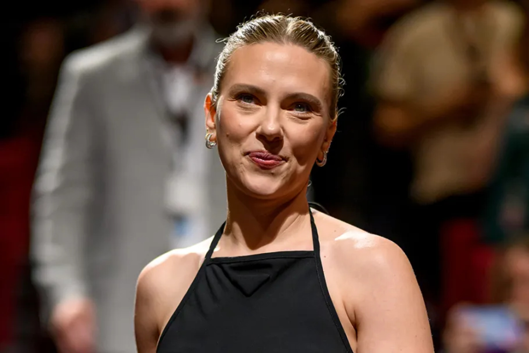 Debut Sutradara Scarlett Johansson Bikin Geger Cannes! Film 