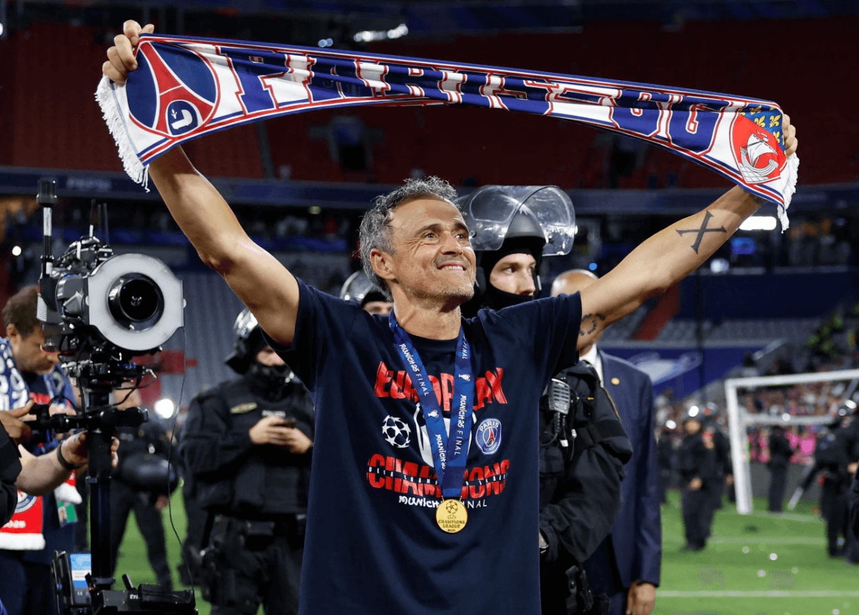 Luis Enrique Rayakan Momen Bersejarah PSG: 