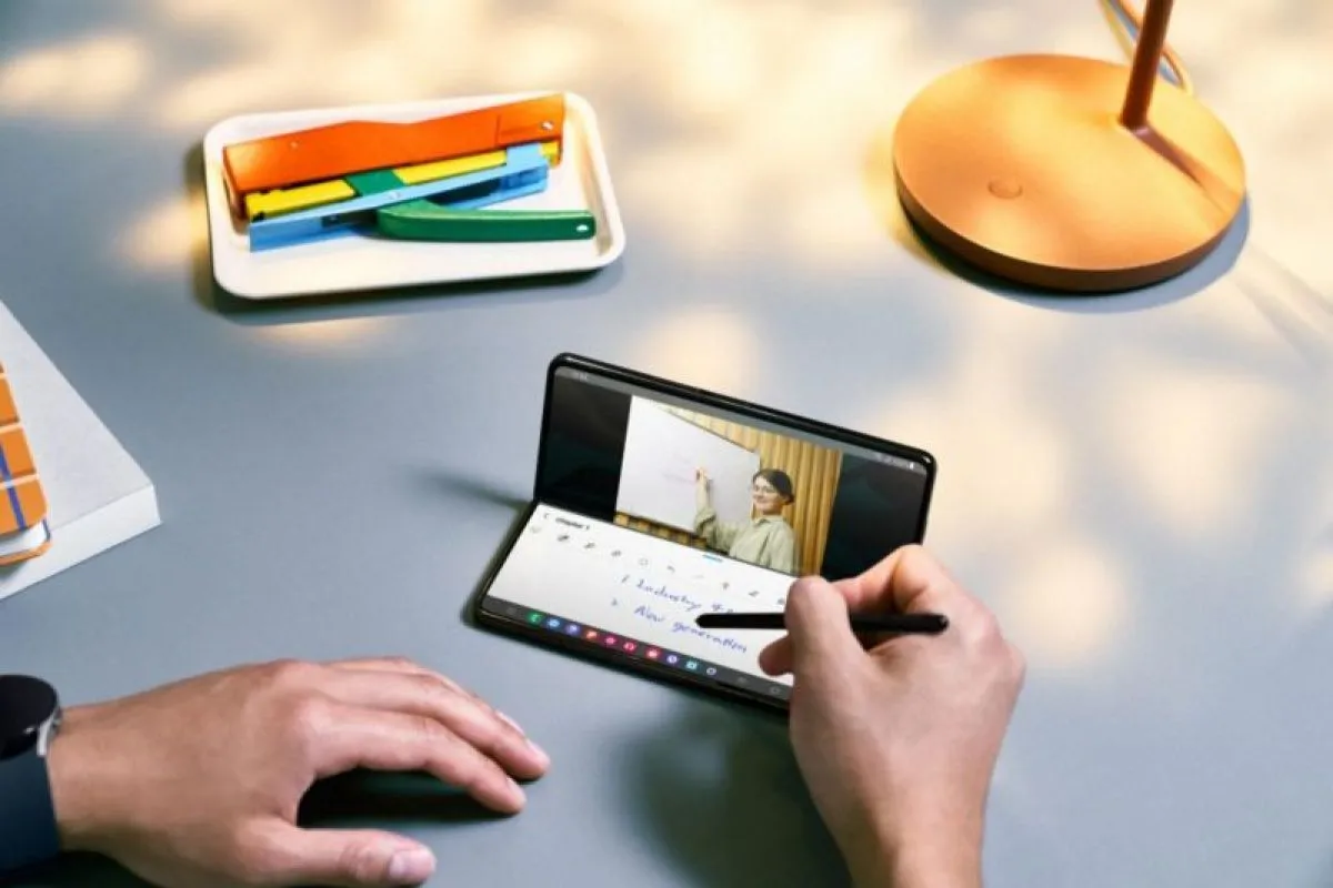 Bocoran Hape Trifold Samsung Muncul, Siap Jadi Penantang Huawei Mate X3