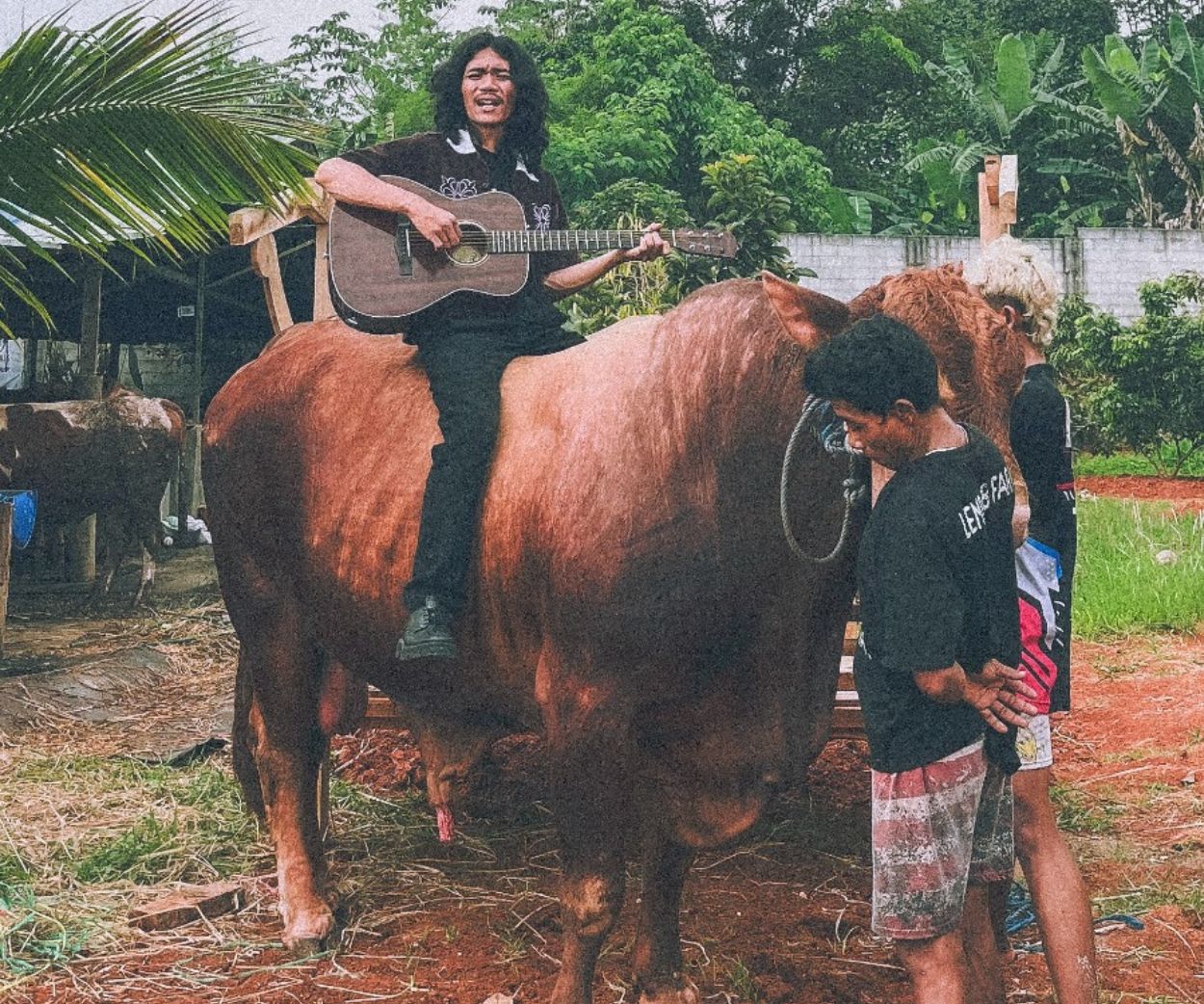 Musisi Folk AMIS Sindir Penguasa Lewat MV 