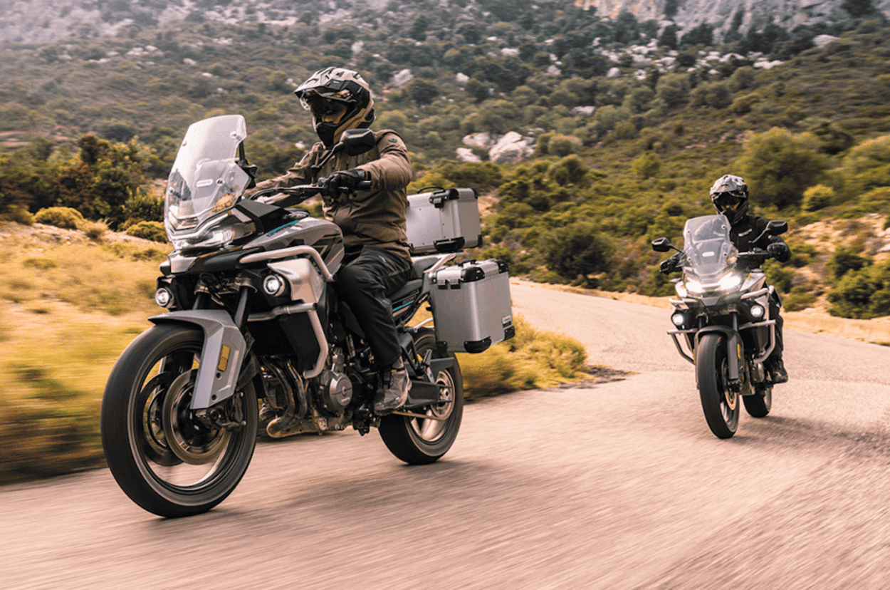 Liburan Pengen Touring? Ini 7 Tips yang Wajib Diikutin Biar Motor Tetap Aman dan Makin Seru