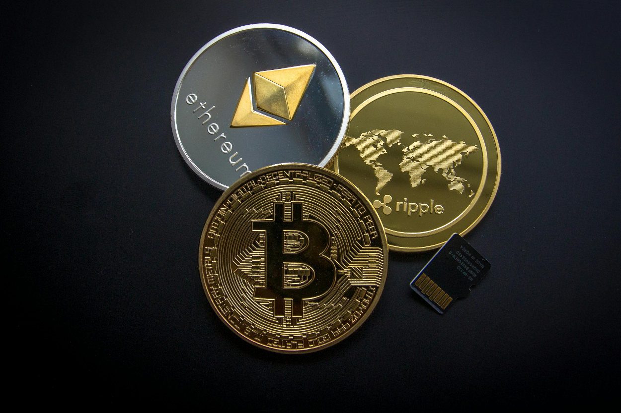 Pasar Kripto Kacau: Bitcoin dan Altcoin Rontok Gegara Gejolak Timur Tengah dan Kebijakan AS