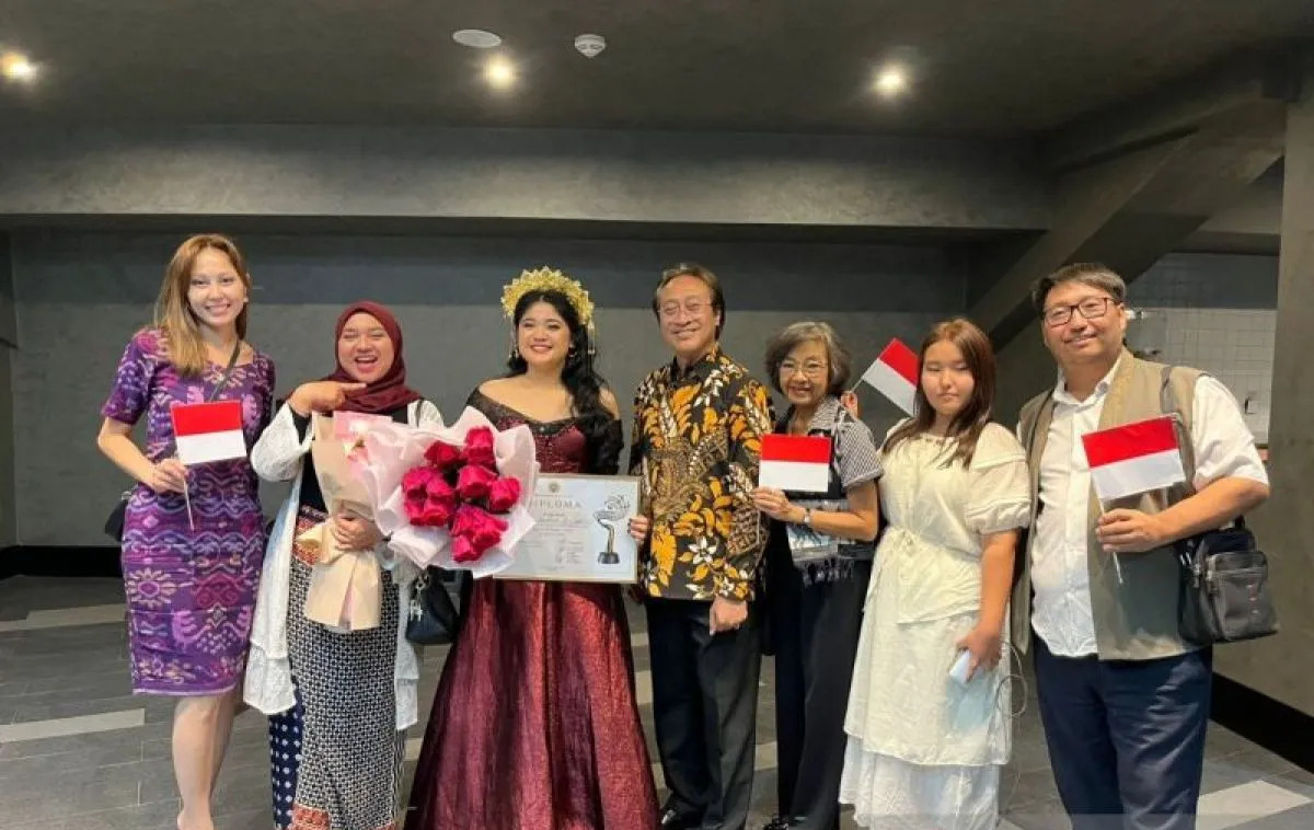 Bikin Bangga! Annisa Anastasia Ayu Raih Juara 3 di Voice of Turan 2025, Tampil Memukau dengan Lagu dan Busana Adat Bugis