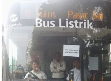Transjakarta Luncurkan Bus Listrik Baru! Ini Daftar Rute dan Teknologi Canggihnya
