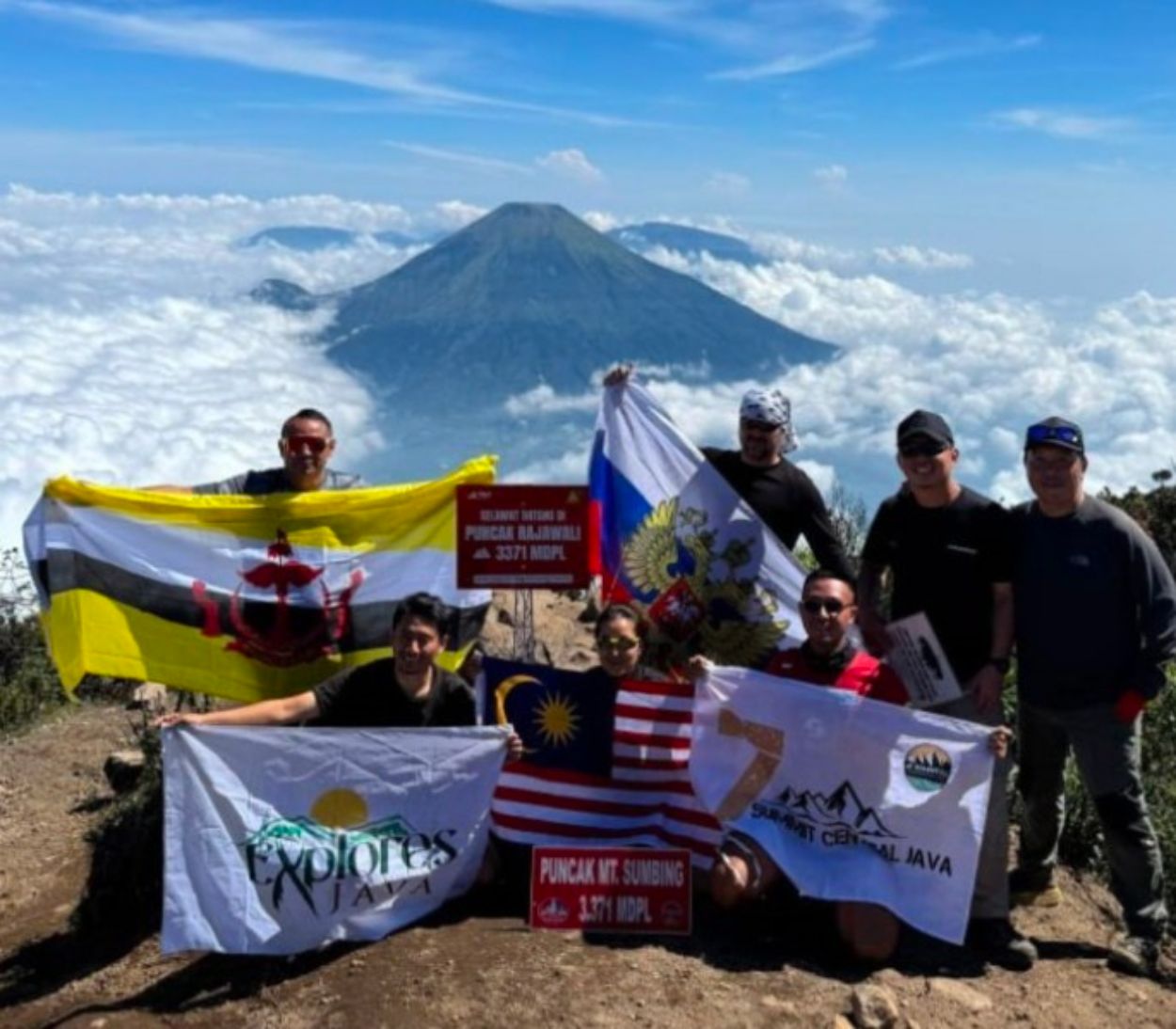 Wih! Pria Ini Jadi Pendaki Brunei Pertama Taklukan 7 Gunung di Jateng Cuma dalam 6 Hari, Berikut Daftarnya