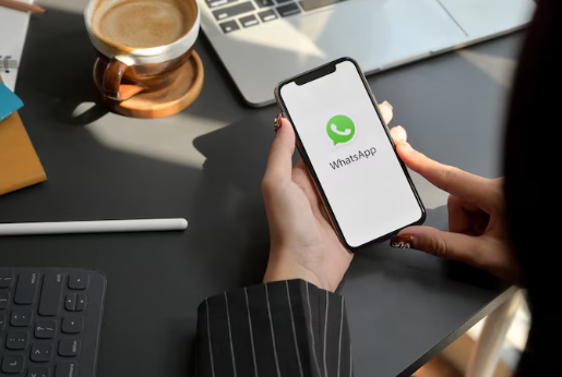 WhatsApp Rilis Fitur Message Summaries! Kamu Jadi Gak Perlu Baca Semua Chat buat Tahu Intinya