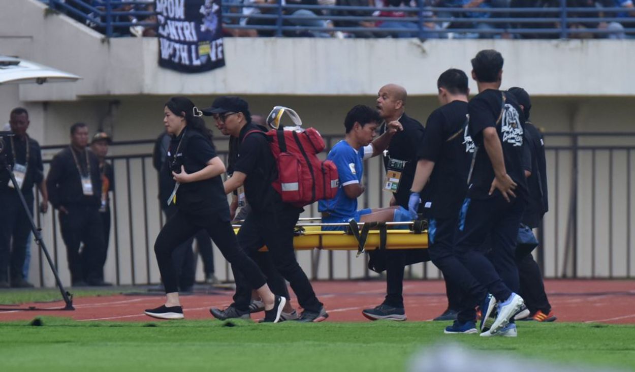 Bek Persib Achmad Jufriyanto Alami Patah Tulang Rusuk saat Lawan Port FC di Piala Presiden, Begini Kondisinya