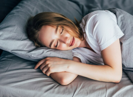 Berapa Jam Tidur yang Ideal Sesuai Usia? Ini Panduan Lengkap Biar Nggak Salah!
