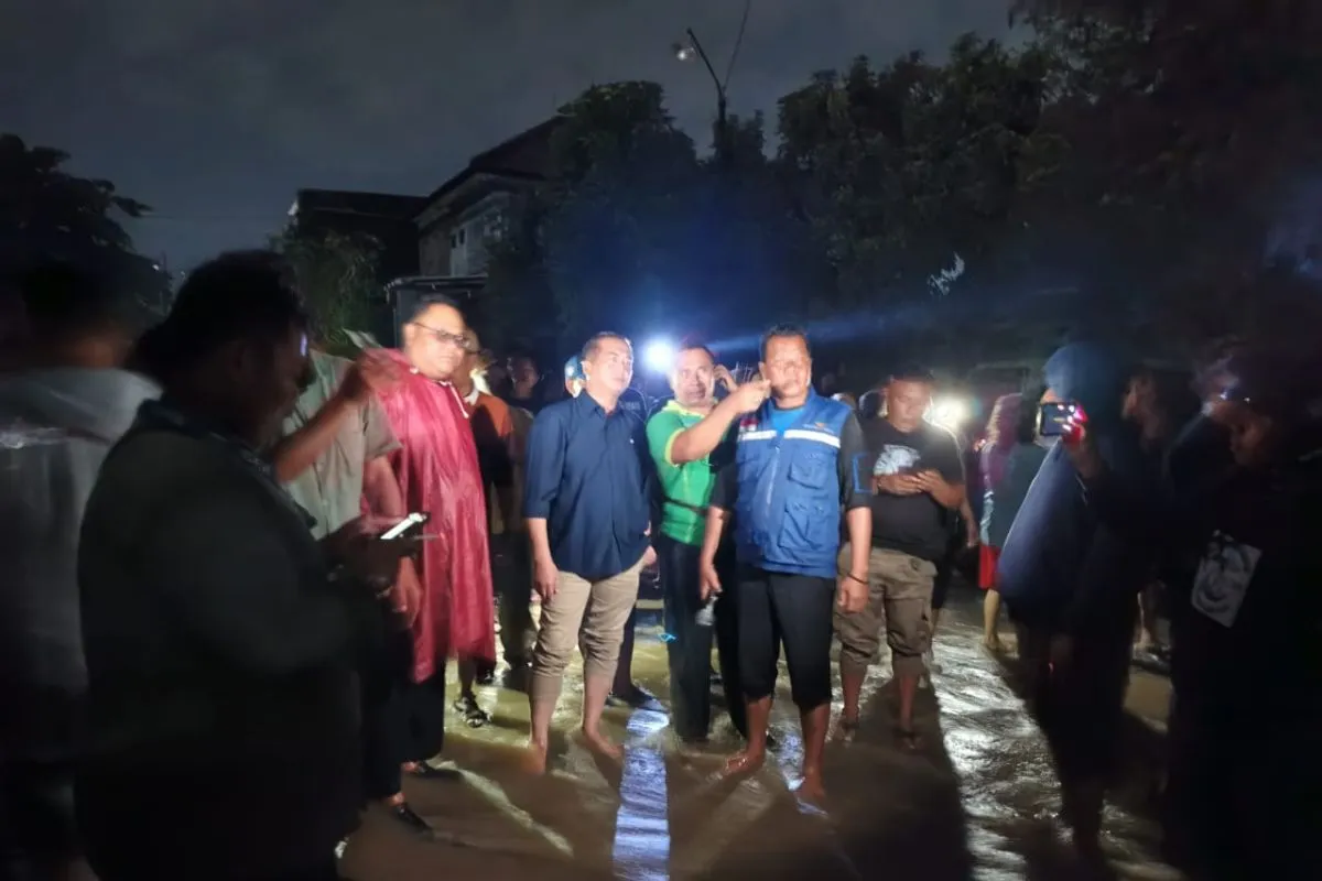 Hujan Deras dan Gelombang Tinggi Mengguncang Mataram, BMKG Sebut Ada 4 Pemicu Banjir Besar!