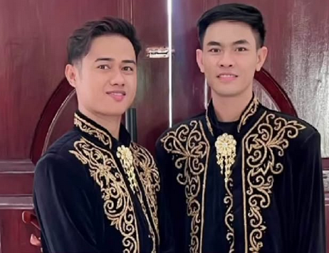 Heboh! Pasangan Sejenis Chiko dan Wiran Pamer Keluarga Bareng Anak, Netizen: 'Kasihan, Anaknya Bingung Punya Dua Ayah'