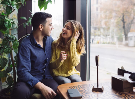 Zodiak yang Suka Flirting Tapi Gak Mau Pacaran, Emang Maunya Apa Sih?