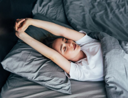 Tidur Jam 9 Malam Bikin Kamu Lebih Aktif Besoknya, Ini Penjelasan Ilmiahnya!