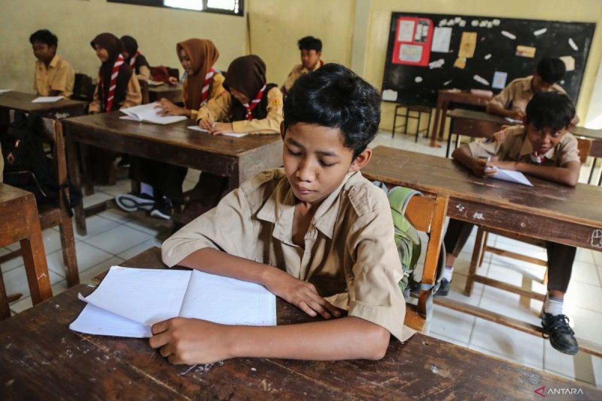 Gebrakan Baru! Syarat Lulus SMA/SMK di Sulbar Wajib Baca 20 Buku, Termasuk Kisah Tokoh Daerah