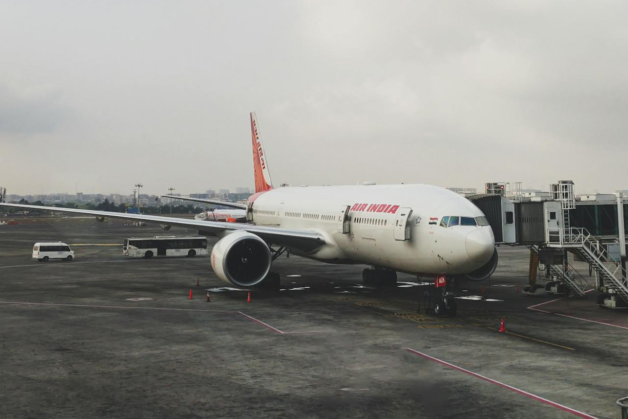 Pilunya Tragedi Air India! Rekaman Black Box Bongkar Detik-Detik Pilot Matikan Mesin Sebelum Jatuh