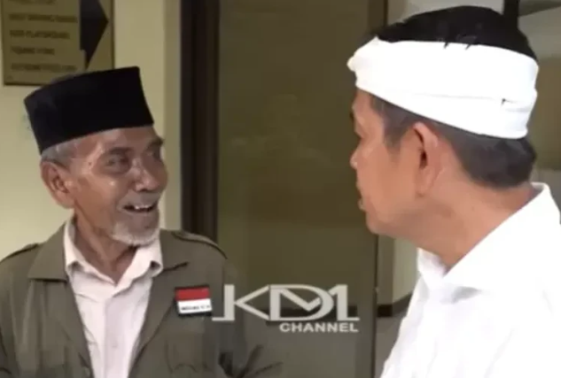 Viral! Penjual Es Cincau Fasih 4 Bahasa Asing, Ternyata Pernah Pacaran Sama 5 Bule!