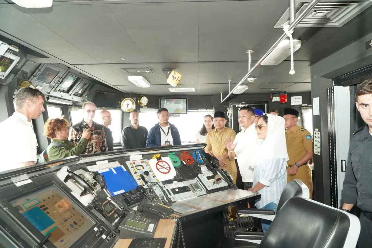 Kapal Perang Spanyol Sandar di Ternate, Wagub Malut Sambut dengan Kunjungan Kehormatan