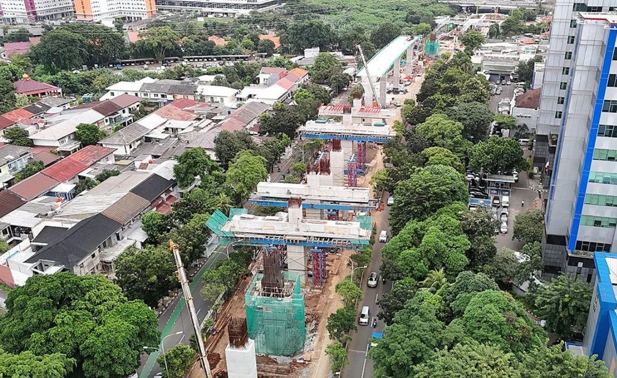 LRT Jakarta Rute Manggarai-Velodrome Ditargetkan Beroperasi 2026, Progres Capai 57 Persen