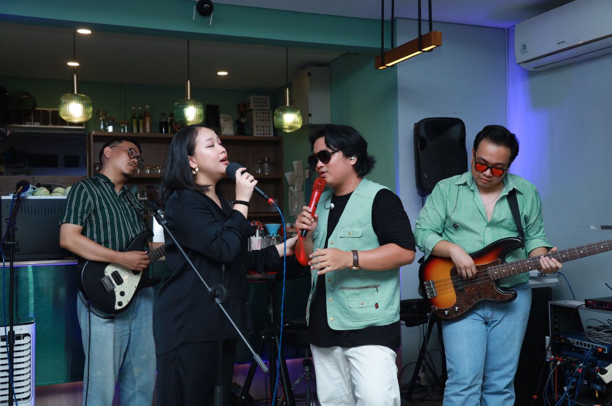 Main-Main di Cipete Vol. 20: Panggung Hangat Tri Alxndr, Weekend By Evidence, Randa Oktovandy, Kidunghara, Hingga Wayang