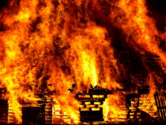 Kebakaran Hebat di Kebayoran Lama! 42 Rumah Ludes Terbakar, Kerugian Capai Ratusan Juta
