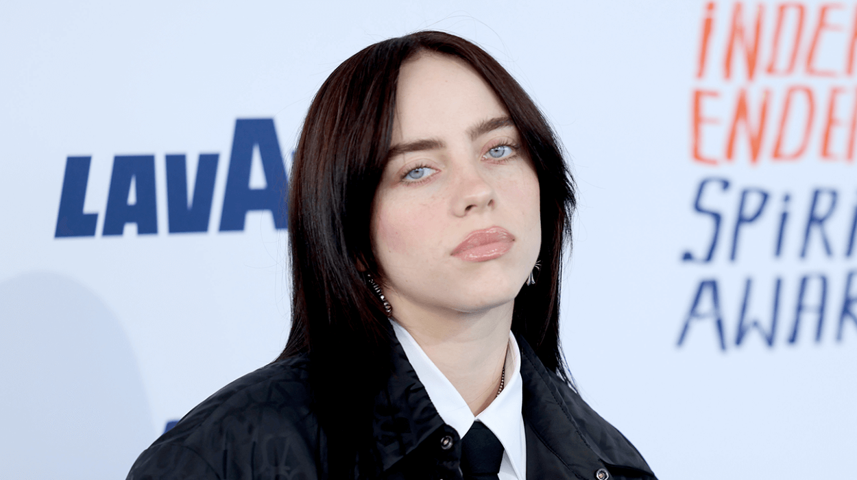 Billie Eilish Resmi Bocorkan Proyek 3D Bareng James Cameron, Disebut 'Sangat Spesial'