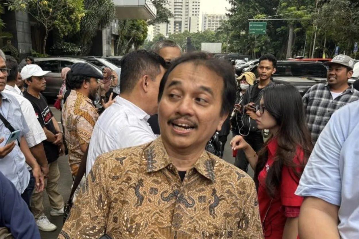 Roy Suryo Geruduk Polda Metro! Minta Ijazah Asli Jokowi Disita dan Diuji Forensik