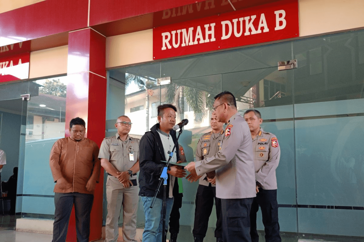 RS Polri Serahkan Jenazah Korban Kebakaran Tebet kepada Keluarga