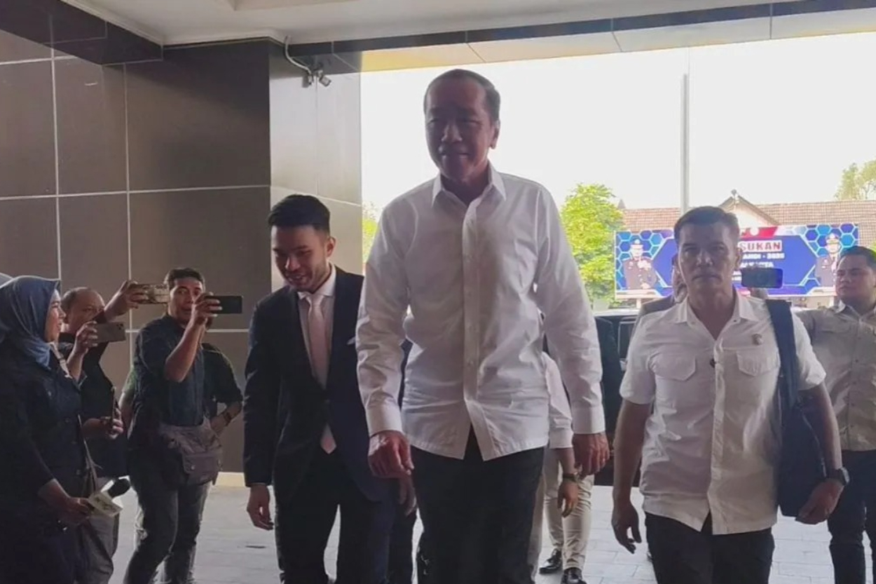 Jokowi Dicecar 45 Pertanyaan di Polresta Solo, Bahas Ijazah hingga Dosen Pembimbing Skripsi