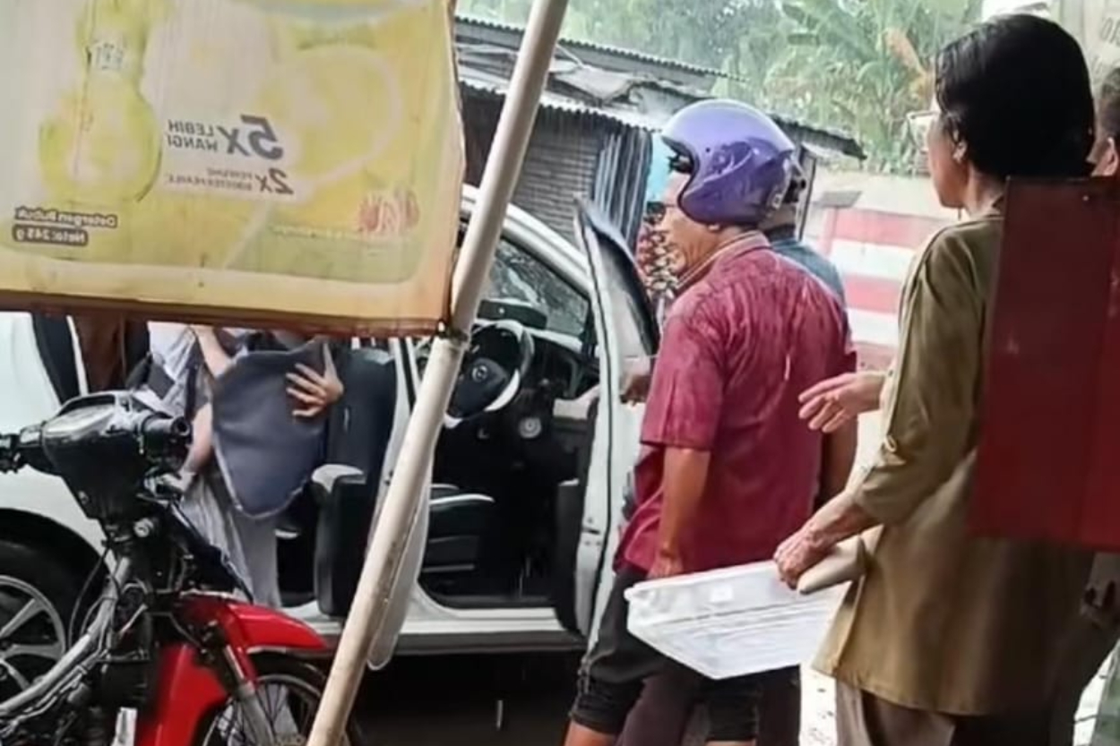 Viral! Ibu Bawa Bayi Dipaksa Turun dari Taksi Online di Stasiun Tigaraksa, 3 Opang Langsung Diciduk Polisi