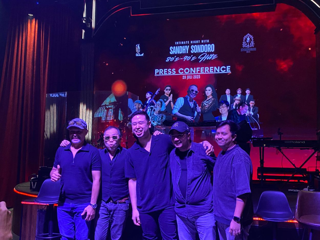 Sandhy Sondoro Ajak Penonton Bernostalgia di Konser 