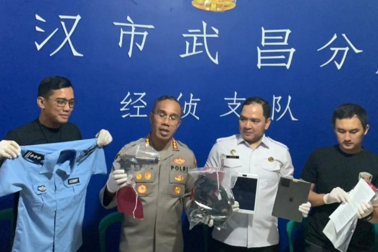 Bongkar Markas Online Scam di Jaksel! 11 WN China Nyamar Jadi Polisi Wuhan
