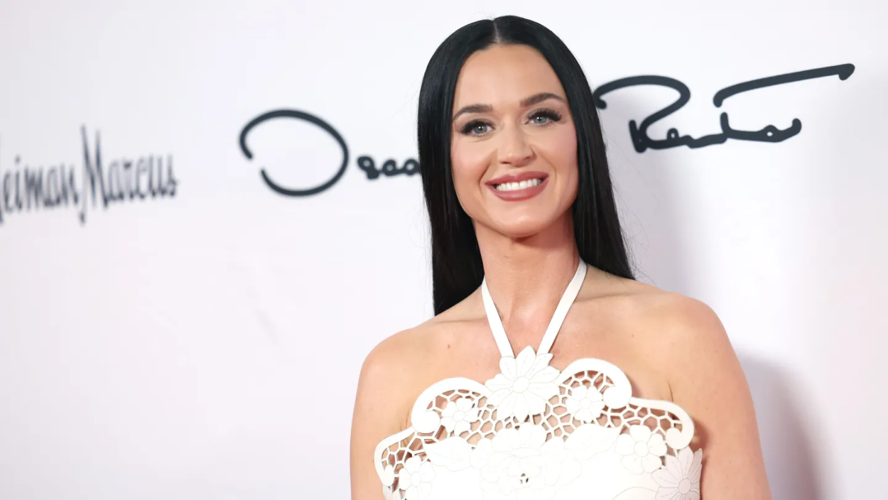 Katy Perry Panik di Panggung, Penggemar Cilik Tiba-Tiba Pingsan Saat Diminta Duet