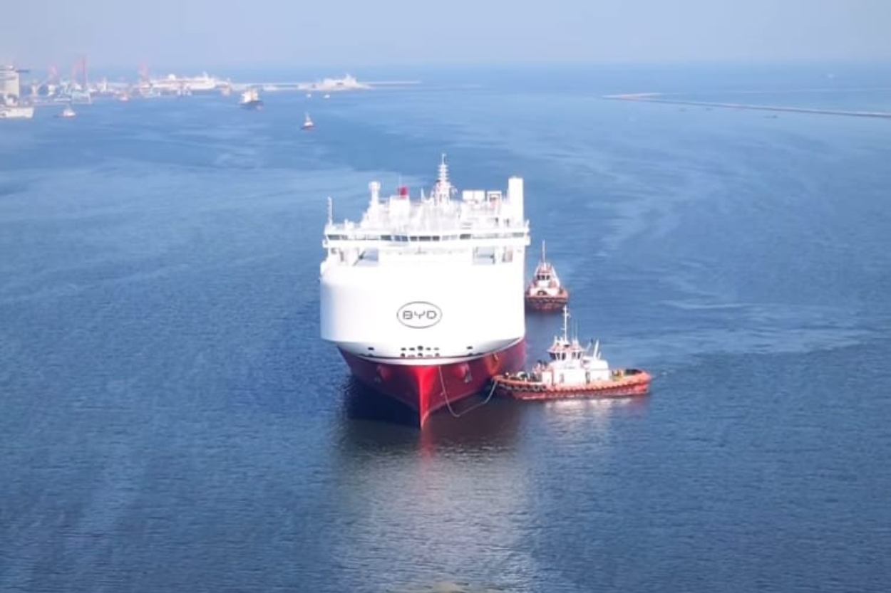 Bawa 7.000 Mobil Listrik, Kapal Raksasa BYD Zhengzhou Resmi Mendarat di Tanjung Priok