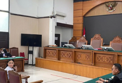Nikita Mirzani Ngamuk di Sidang, Paksa Putar Rekaman Suap tapi Ditolak Hakim!