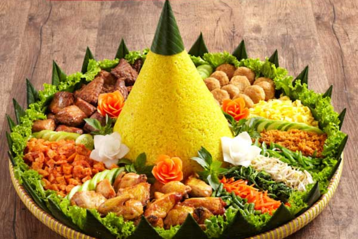 Mengungkap 4 Makanan Identik Hari Kemerdekaan, dari Nasi Tumpeng hingga Sarden yang Punya Makna Mendalam