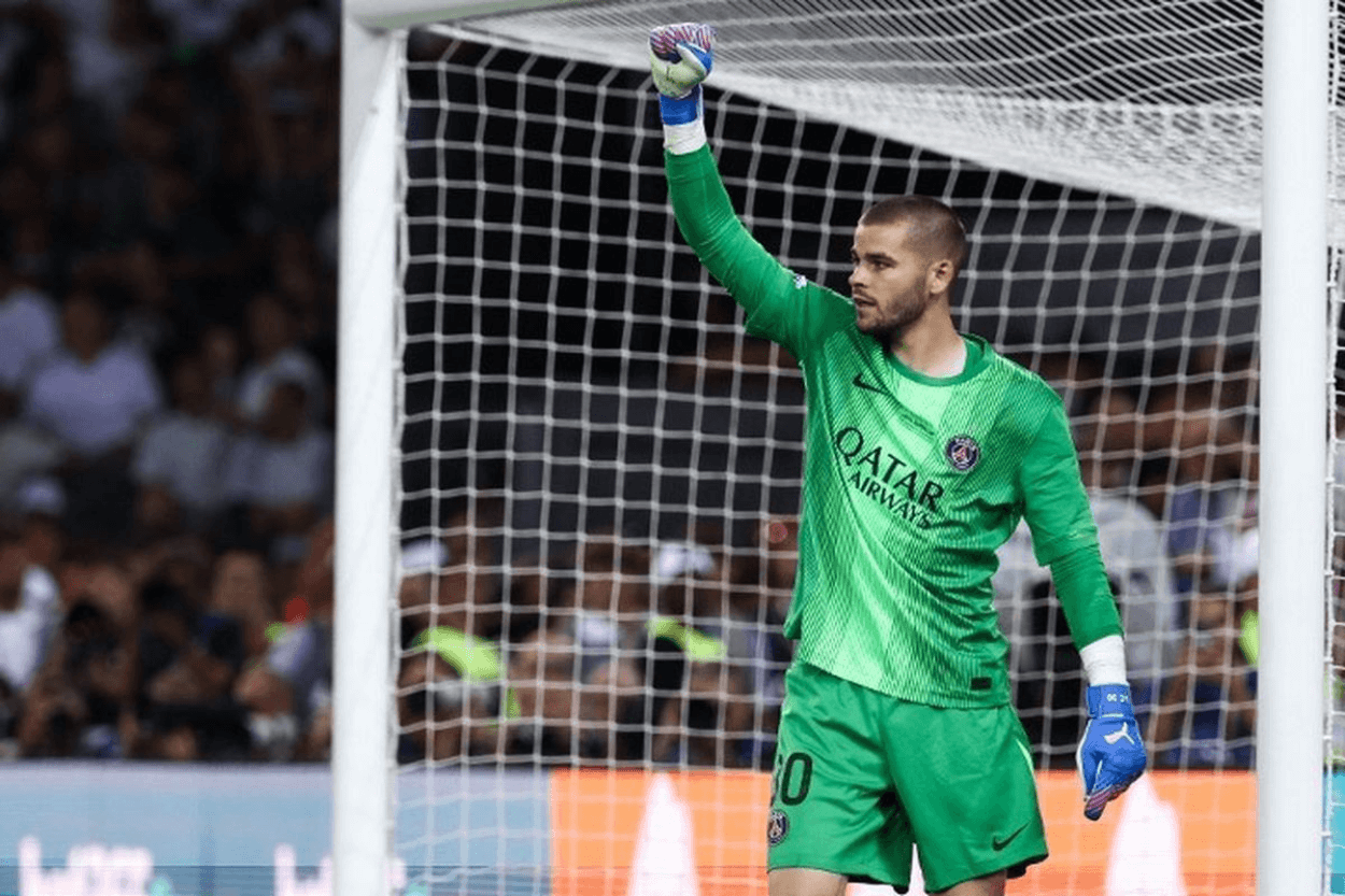 Sempat Diremehkan, Chevalier Buktikan Diri Usai Gantikan Donnarumma di UEFA Super Cup 2025