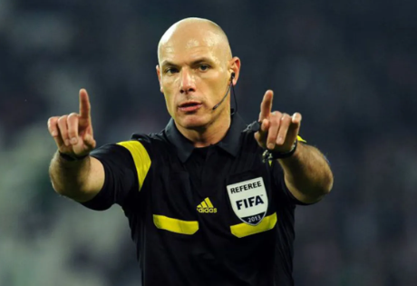 VAR Liga Inggris Bakal Makin Ketat? Kartu Kuning dan Tendangan Sudut Bisa Masuk Pengawasan