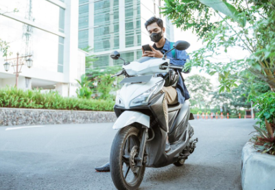 Tips Rawat Motor Matic Biar Awet, Stop Kebiasaan Geber Gas Sembarangan!
