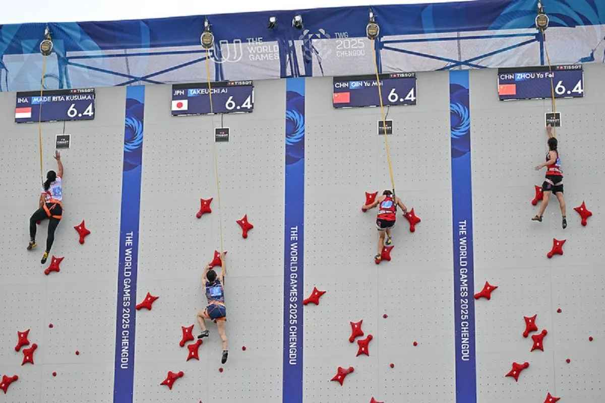 Tim Panjat Tebing Indonesia Menggila di Tiongkok! Veddriq Leonardo dan Tim Berhasil Tembus 16 Besar!