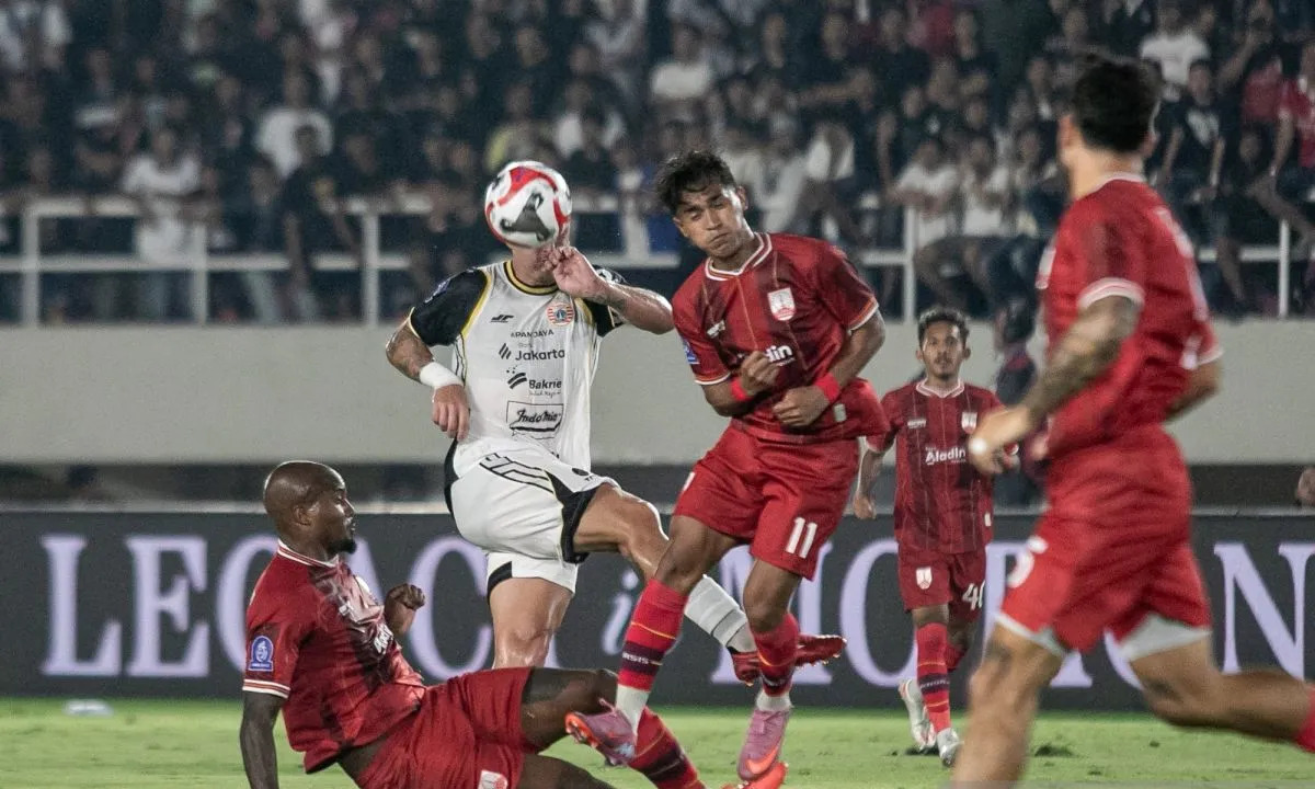 Menang Telak di Solo, Pelatih Persija Puji Lapangan Manahan, Sindir Keras Kondisi JIS!