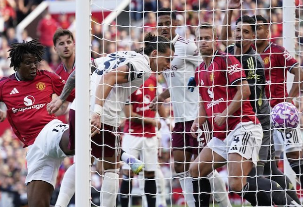 Manchester United Kalah di Laga Perdana, Blunder Altay Bayindir Jadi Sorotan Besar!