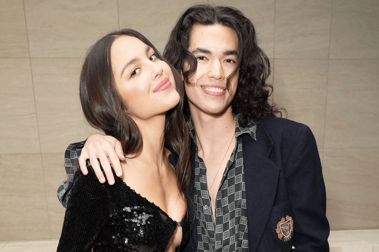 Olivia Rodrigo dan Conan Gray Saling Kasih ‘Nasihat Buruk’ Soal Musik, Tapi Tetap Kompak!