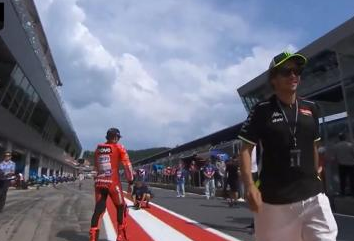 Viral! Marc Marquez dan Valentino Rossi Papasan di Austria, Tapi Kok Enggak Saling Sapa?