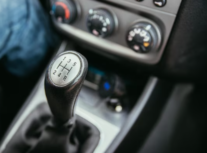 Masih Perlukah Bisa Mobil Manual di Era Matic yang Serba Praktis?